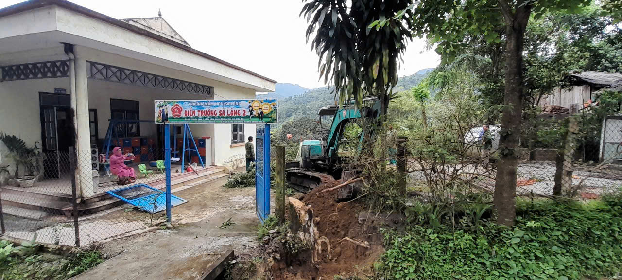Tường nhà bị mục nát, không đảm bảo an toàn