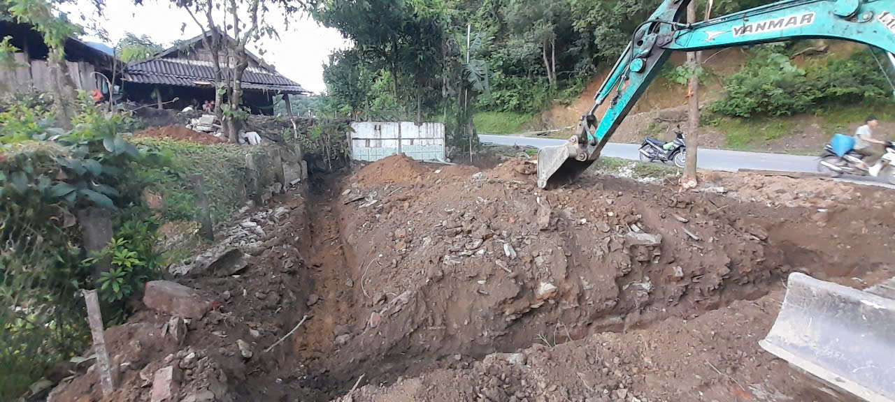 Khu vực sinh hoạt chung tạm bợ